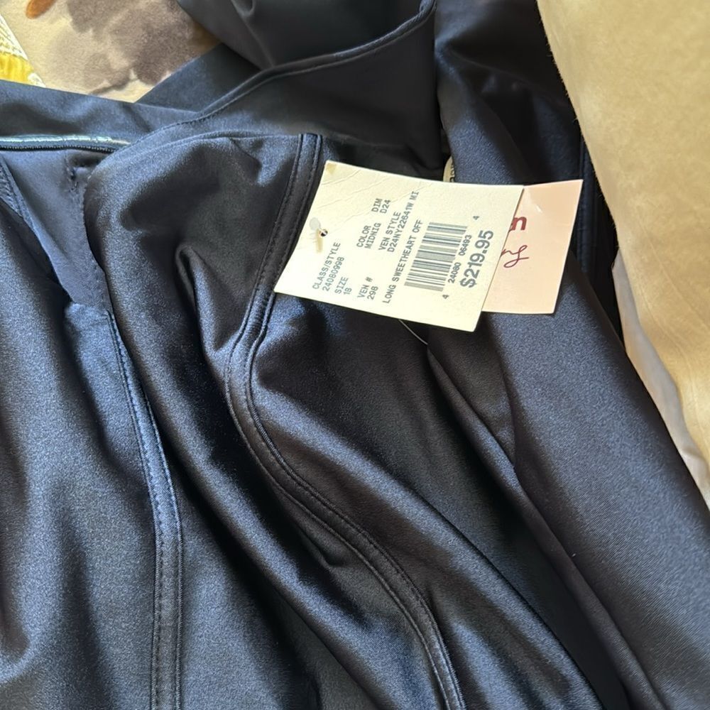 Jules & Cleo dress - Picture 5 of 5